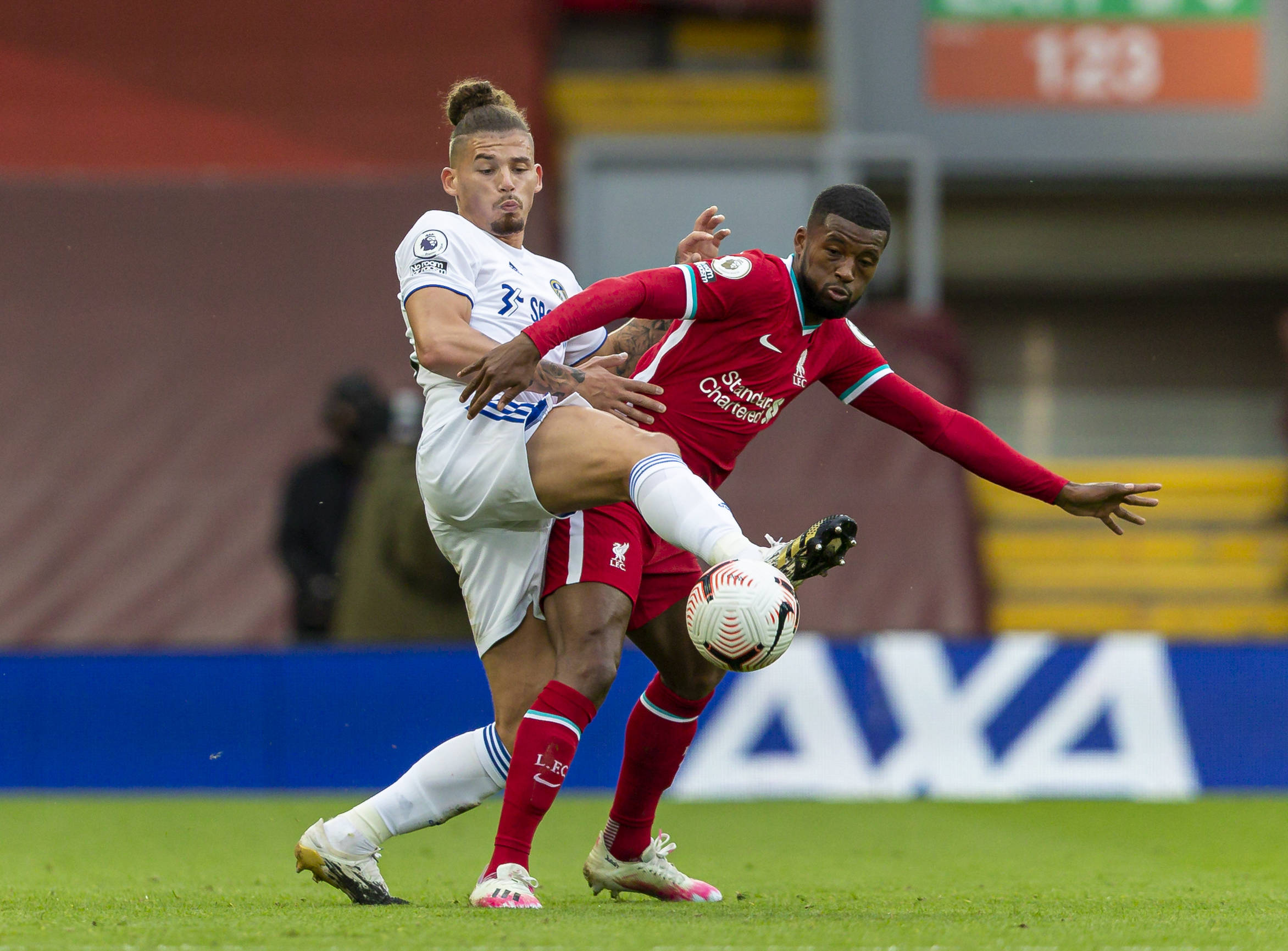 足球运动强 足球运动强